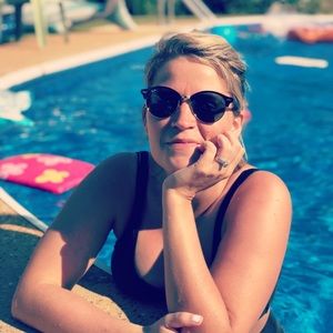 Meet your Posher, Cait